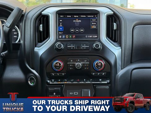 Used 2020 Chevrolet Silverado 3500 LTZ w/ Technology Package AWD/4WD image 32
