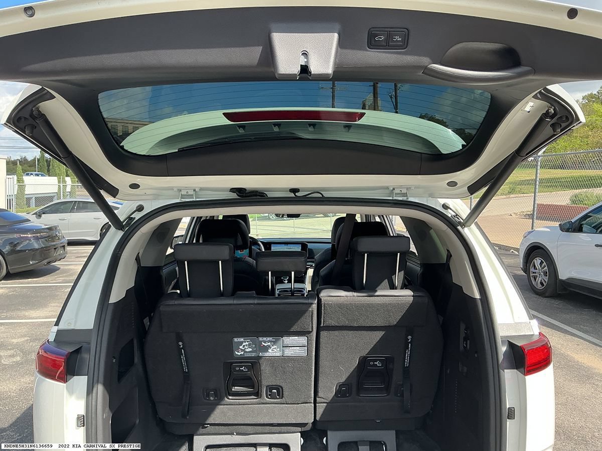 Used 2022 Kia Carnival SX Prestige FWD image 12