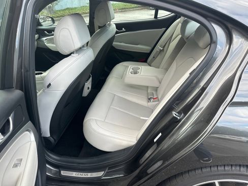 Used 2025 Genesis G70 2.5T image 20