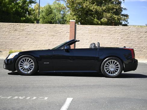 Used 2005 Cadillac XLR RWD image 4