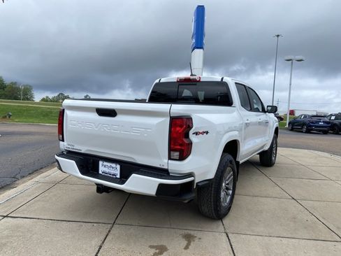 Used 2023 Chevrolet Colorado LT w/ LT Convenience Package II AWD/4WD image 13