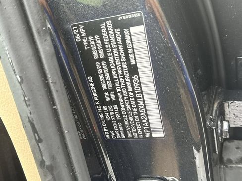 Used 2021 Porsche Macan AWD/4WD image 27