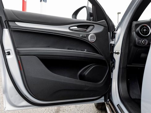 New 2025 Alfa Romeo Stelvio Sprint image 21