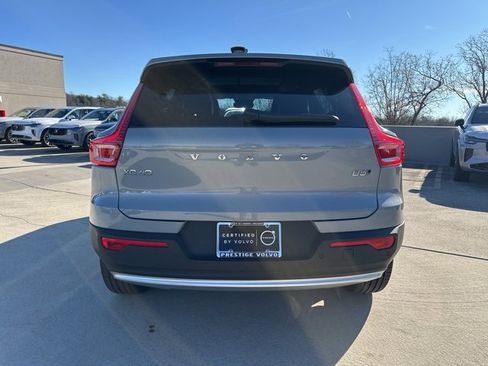 Certified 2025 Volvo XC40 B5 Core image 7