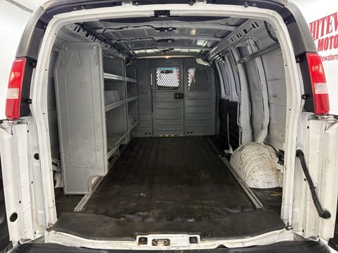 Used 2017 Chevrolet Express 2500 RWD image 8