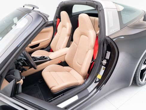 Certified 2024 Porsche 911 Targa 4S image 5