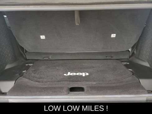 Used 2016 Jeep Wrangler Sport AWD/4WD image 16