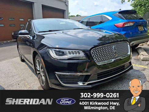 Used 2020 Lincoln MKZ FWD image 1