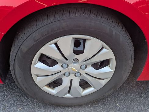 Used 2015 Chevrolet Cruze LS FWD image 7