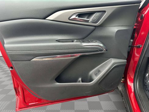 Certified 2025 Chevrolet Traverse LT w/ Driver Confidence Package image 21