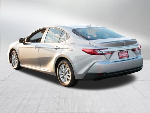 Certified 2025 Toyota Camry LE image 5