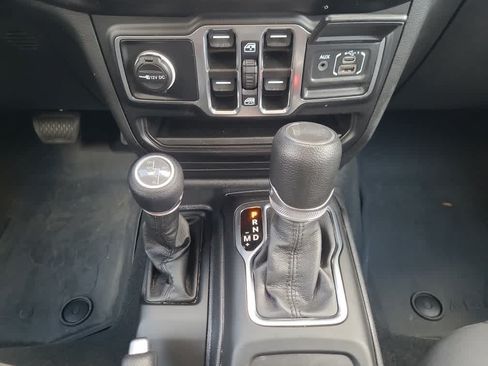 Used 2023 Jeep Wrangler Unlimited w/ Cold Weather Group AWD/4WD image 14