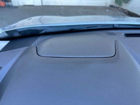 Used 2025 Nissan Rogue SV image 34