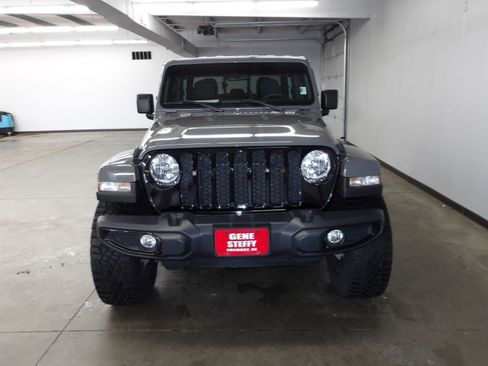 Used 2021 Jeep Gladiator Sport AWD/4WD image 6
