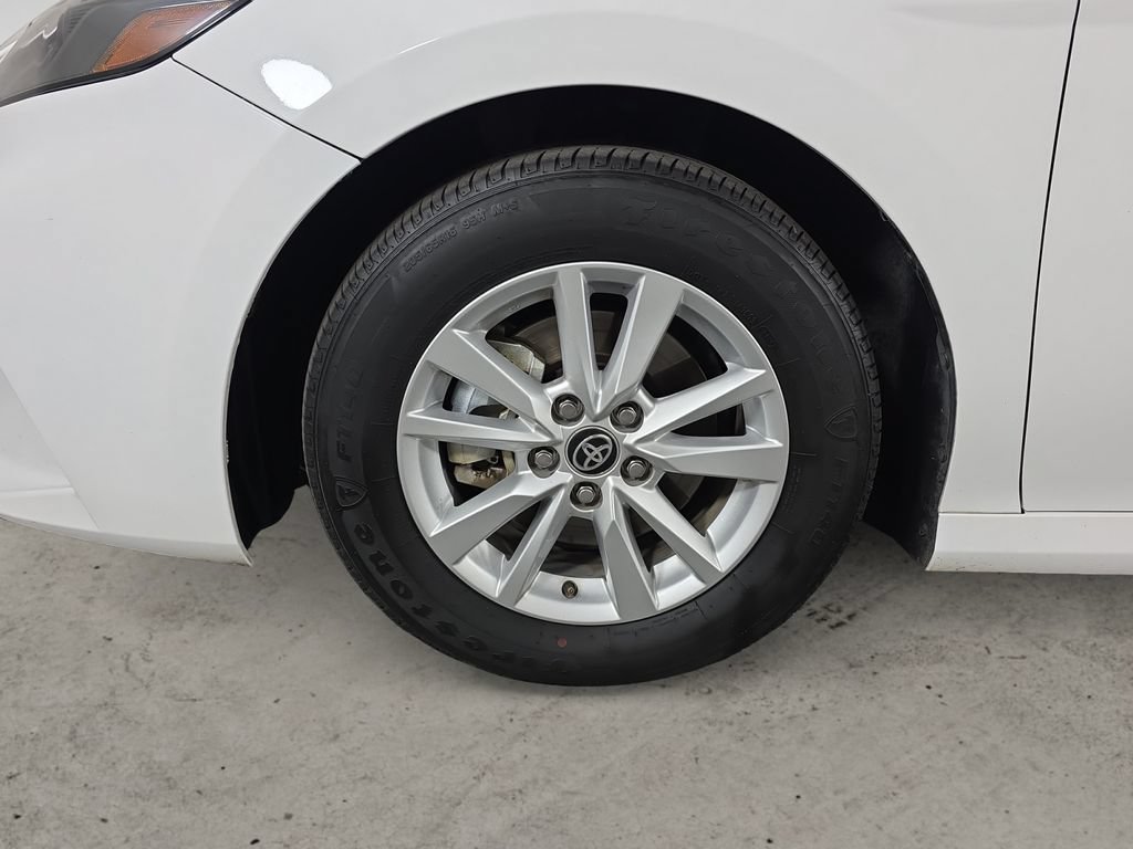 Used 2025 Toyota Camry LE FWD image 9
