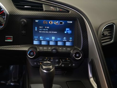 Used 2018 Chevrolet Corvette Stingray Coupe image 18