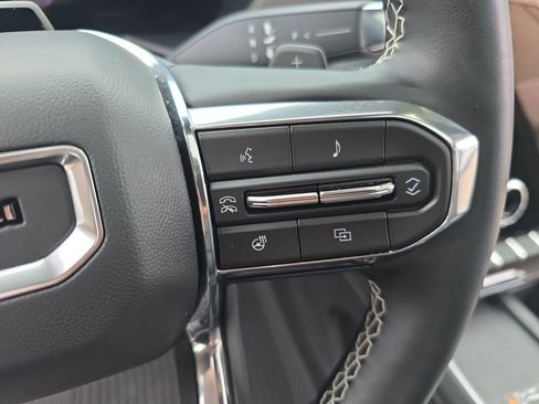 Used 2024 GMC Acadia Denali w/ Super Cruise Package image 19