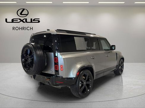 Used 2023 Land Rover Defender 110 X-Dynamic SE AWD/4WD image 6