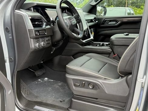 New 2026 GMC Yukon XL Elevation w/ Elevation Premium Package AWD/4WD image 16