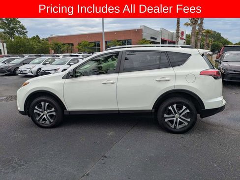 Used 2018 Toyota RAV4 LE FWD image 8