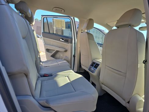 Used 2023 Volkswagen Atlas SE image 11