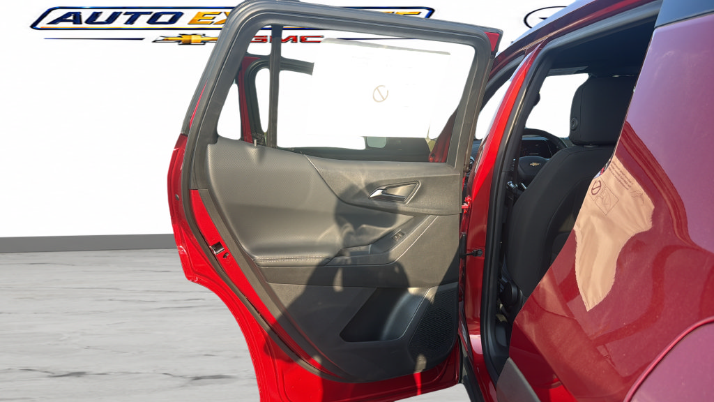 New 2026 Chevrolet Equinox LT w/ Safety and Technology Package FWD image 10
