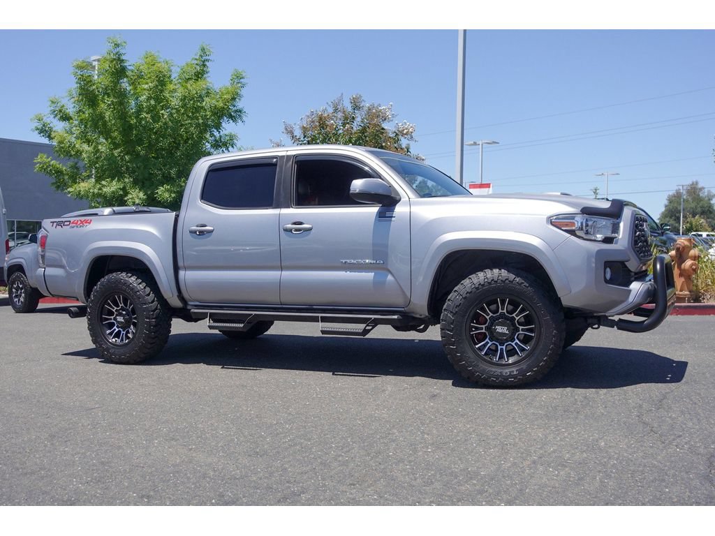 Used 2021 Toyota Tacoma TRD Sport w/ TRD Premium Sport Package AWD/4WD image 5