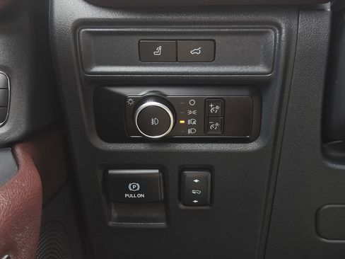 Used 2023 Ford Expedition Limited AWD/4WD image 29
