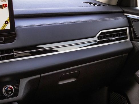 New 2026 Mitsubishi Outlander AWD image 17