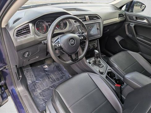 Used 2021 Volkswagen Tiguan SE w/ Panoramic Sunroof Package AWD/4WD image 10