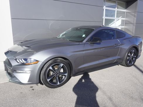 Used 2022 Ford Mustang Coupe image 3