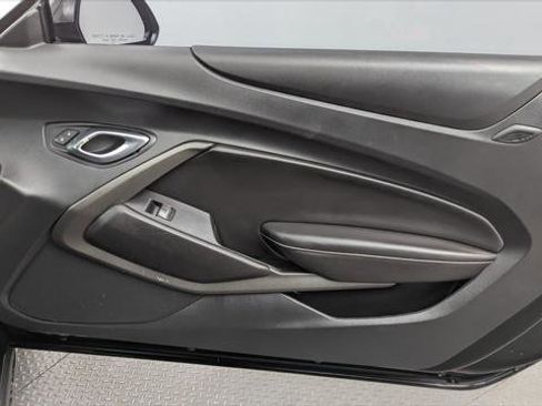 Used 2018 Chevrolet Camaro LT RWD image 18
