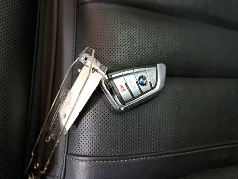 Used 2022 BMW X7 xDrive40i w/ Executive Package image 38