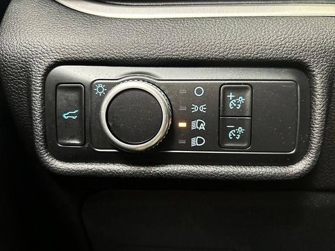 Used 2022 Ford Explorer XLT AWD/4WD image 17