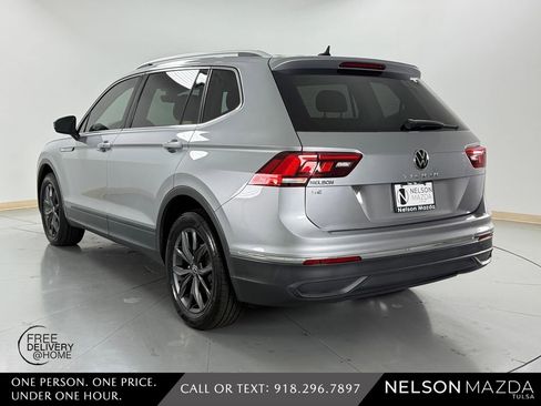 Used 2022 Volkswagen Tiguan SE w/ Panoramic Sunroof Package FWD image 8