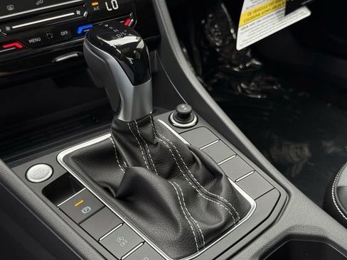 New 2026 Volkswagen Jetta SE FWD image 18