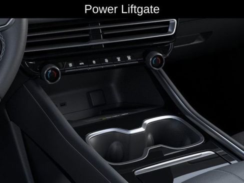 New 2025 Chevrolet Traverse LT w/ Enhanced Driving Package image 24