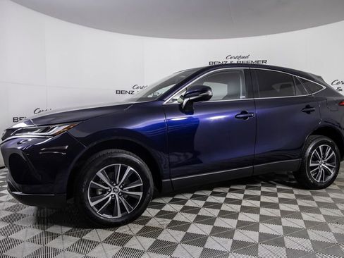 Used 2024 Toyota Venza LE image 9