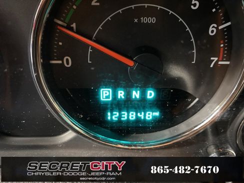 Used 2018 Jeep Wrangler Unlimited Sahara w/ Connectivity Group image 18