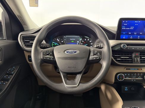 Used 2022 Ford Escape SE w/ SE Sport Appearance Package FWD image 16