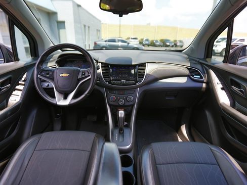 Used 2022 Chevrolet Trax LT w/ Driver Confidence Package AWD/4WD image 11