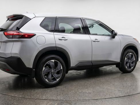 Used 2025 Nissan Rogue SV AWD/4WD image 9