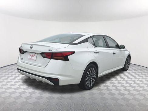 Used 2024 Nissan Altima 2.5 SV FWD image 18