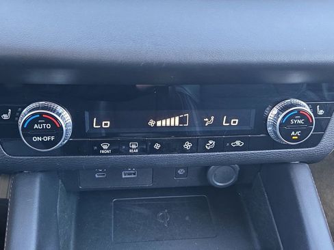 Used 2024 Mitsubishi Outlander FWD image 4