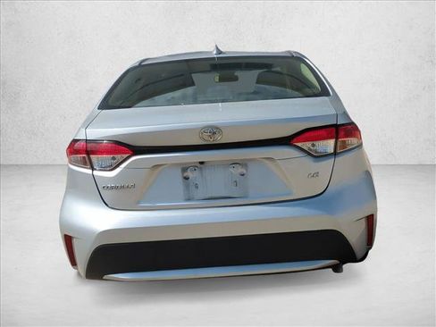 Used 2022 Toyota Corolla LE FWD image 6
