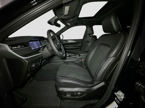 New 2025 Jeep Grand Cherokee L Altitude AWD/4WD image 15