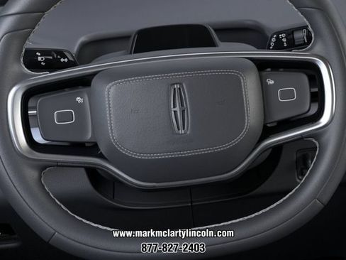 New 2026 Lincoln Navigator Premiere AWD/4WD image 12