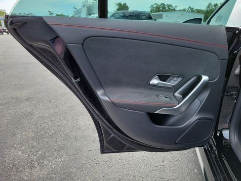 Used 2023 Mercedes-Benz CLA 250 image 22
