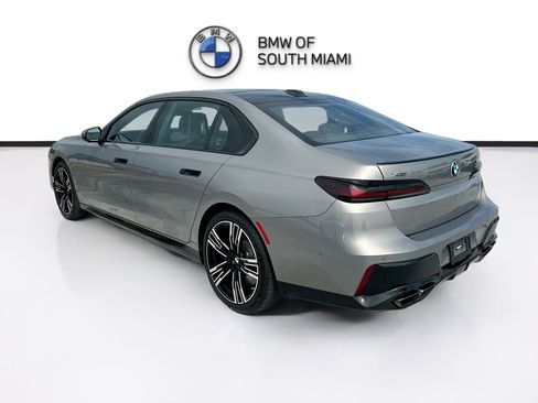 Used 2023 BMW 760i xDrive AWD/4WD image 5