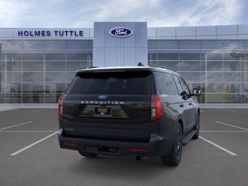 New 2025 Ford Expedition Active image 8